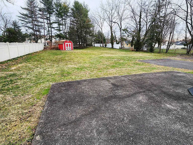 80 E Main St — Photo 10
