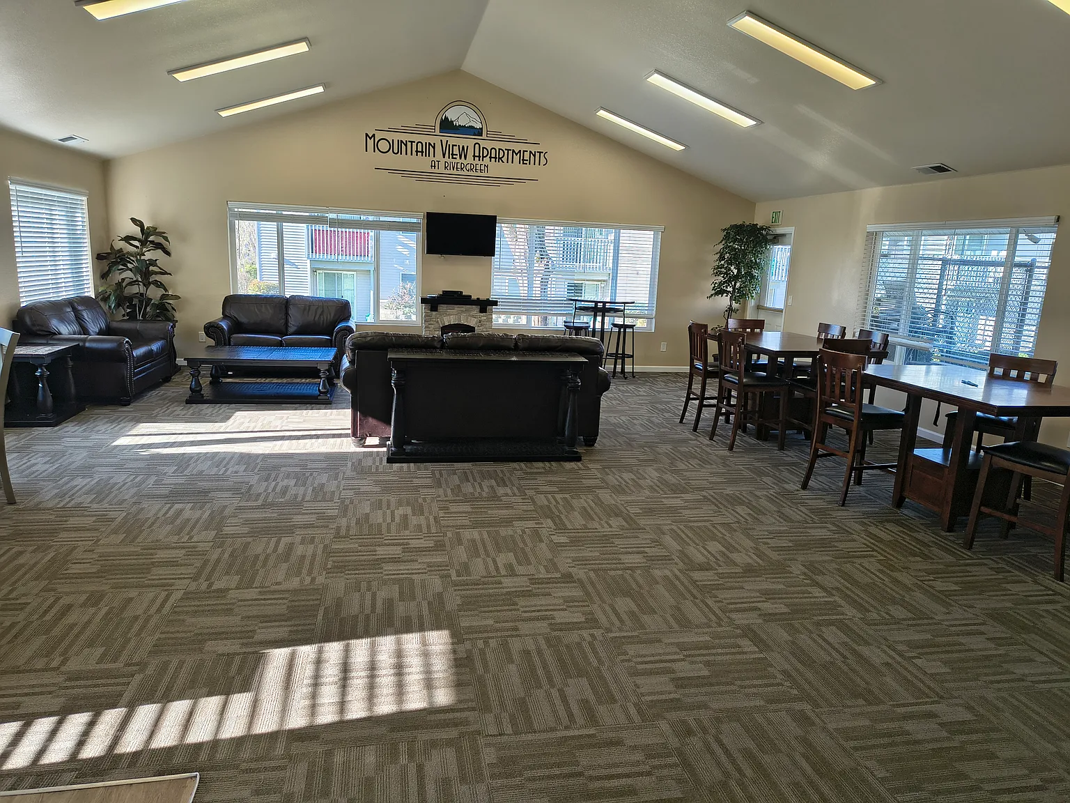 Mountain View At Rivergreen Apartments — Photo 3