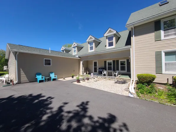 54 Carmel Road S, Hampden, ME 04444