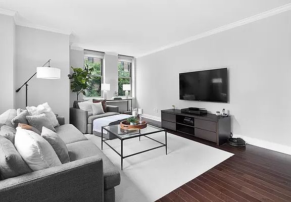 3rd image of 400 E 90th St APT 2E