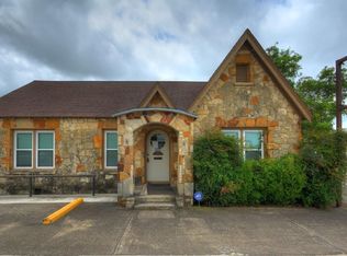 2107 19th St, Hondo, TX 78861