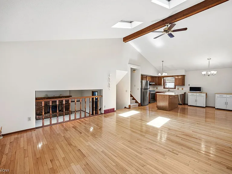 5034 Medhurst Ave — Photo 8