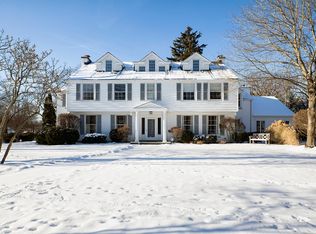 834 Valley Rd, Glencoe, IL 60022