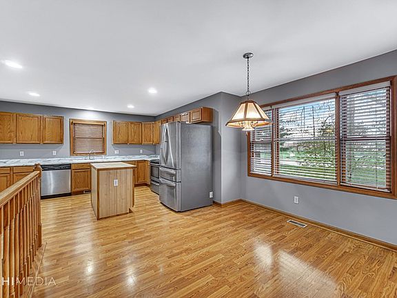 4th image of 7106 Higgins Park West Ave W