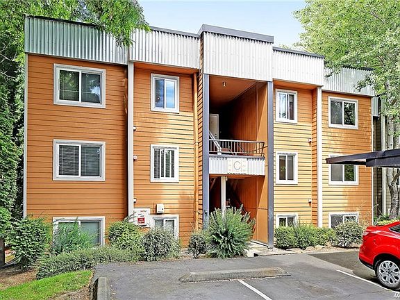 2nd image of 724 Kirkland Cir APT C201