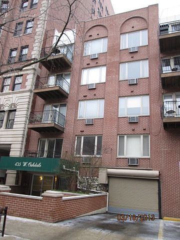 1st image of 435 W Oakdale Ave APT 3D