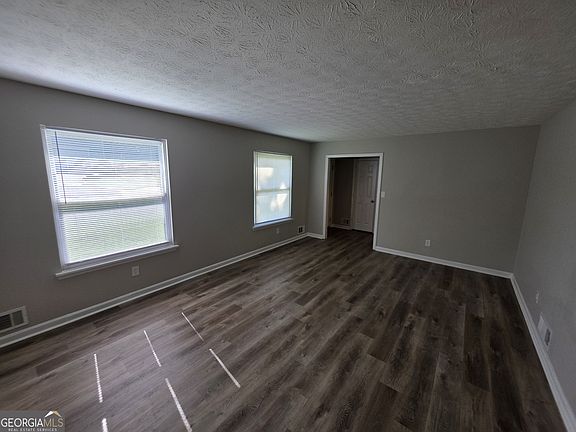 4th image of 3000 Sebring Ct