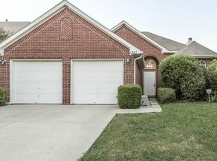 4805 Sabine St, Fort Worth, TX 76137