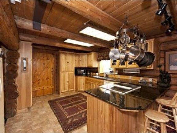 5th image of 1145 Dewey Dr
