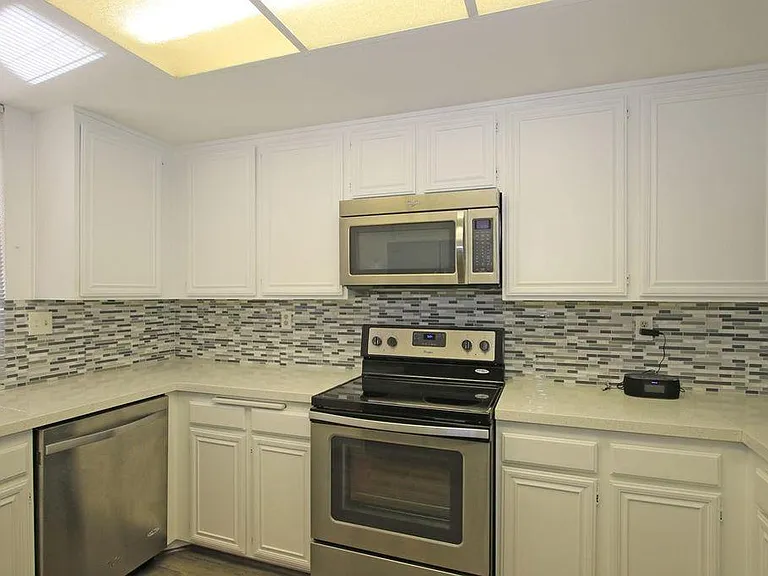 15 Marbella Dr #15 — Photo 6