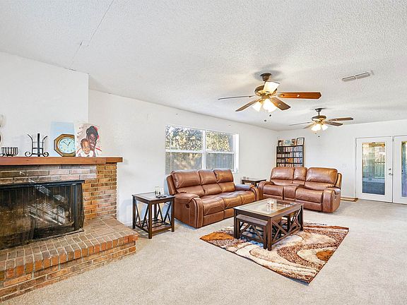 3rd image of 6931 Greenholly Dr