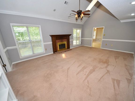 2nd image of 4048 N Lake Forest Dr