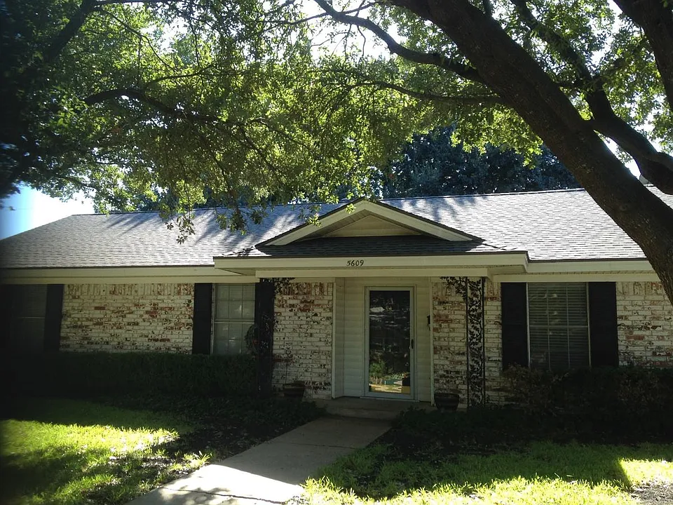 5609 Lake Highlands Dr