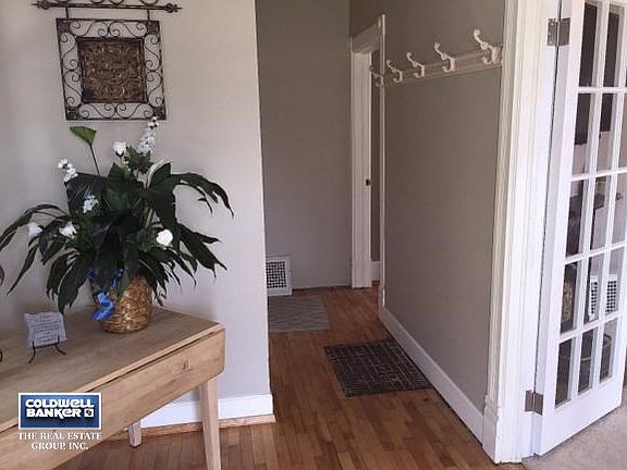 Large, friendly foyer