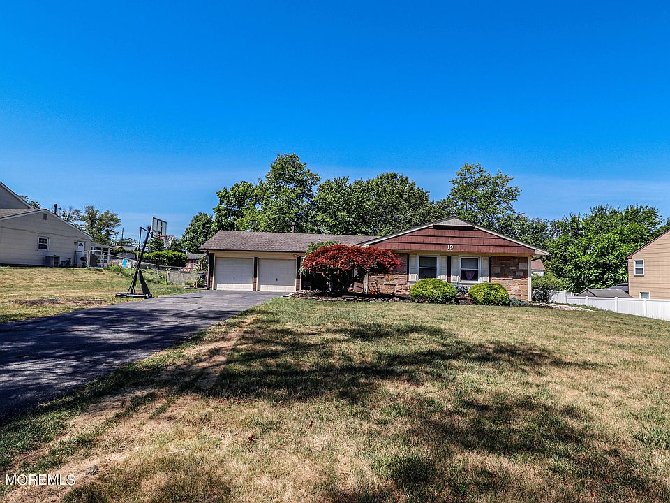 1st image of 19 Steward Ln