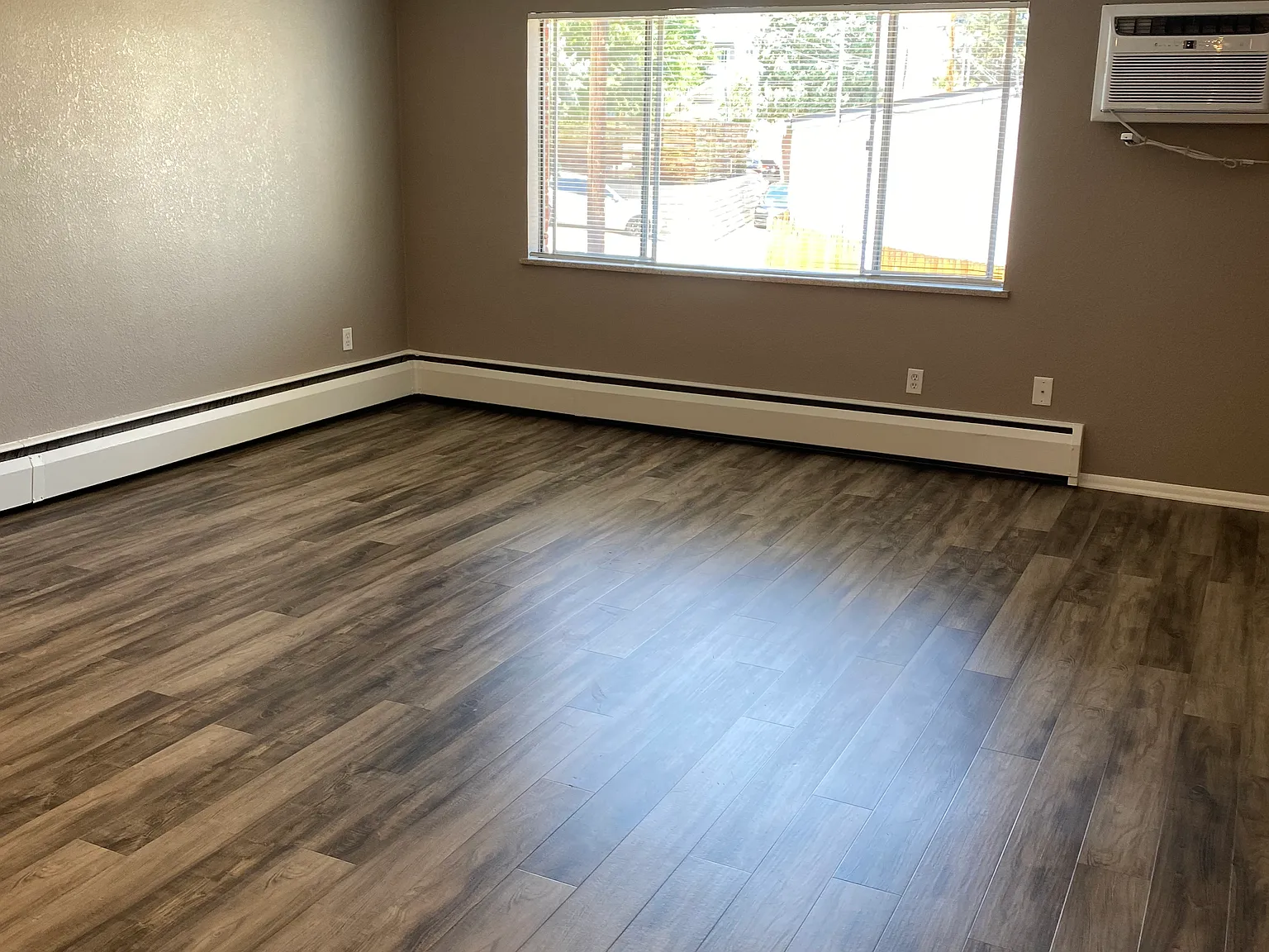 2301 N Clay St — Photo 1