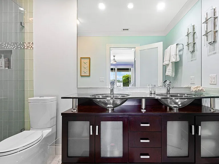 324 N Lake Dr — Photo 20