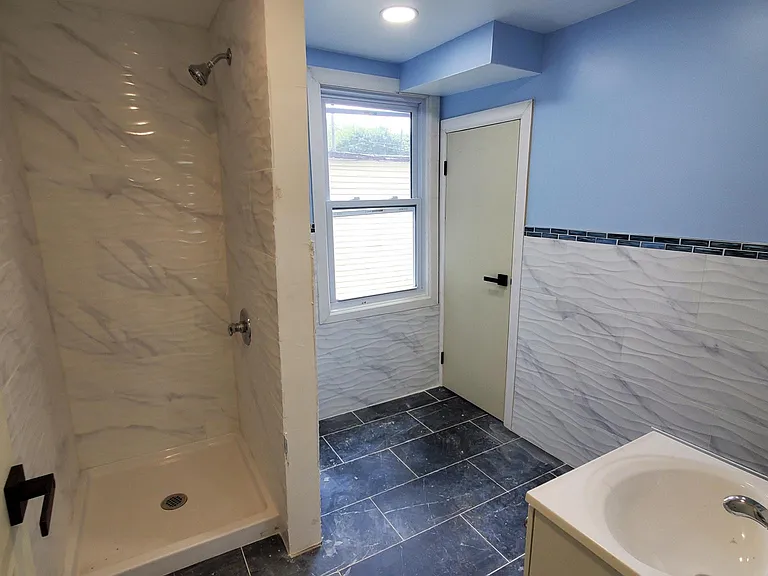 154 Ball St — Photo 3