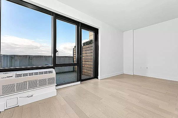 1st image of 557 4th Ave #201