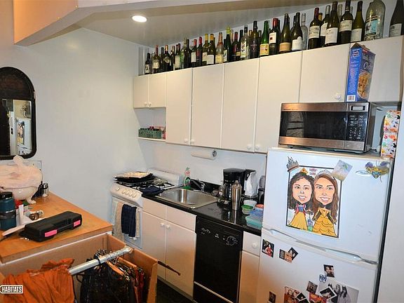 2nd image of 70 W 68th St APT 3R