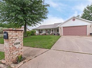 1004 N 26th St, Rogers, AR 72756