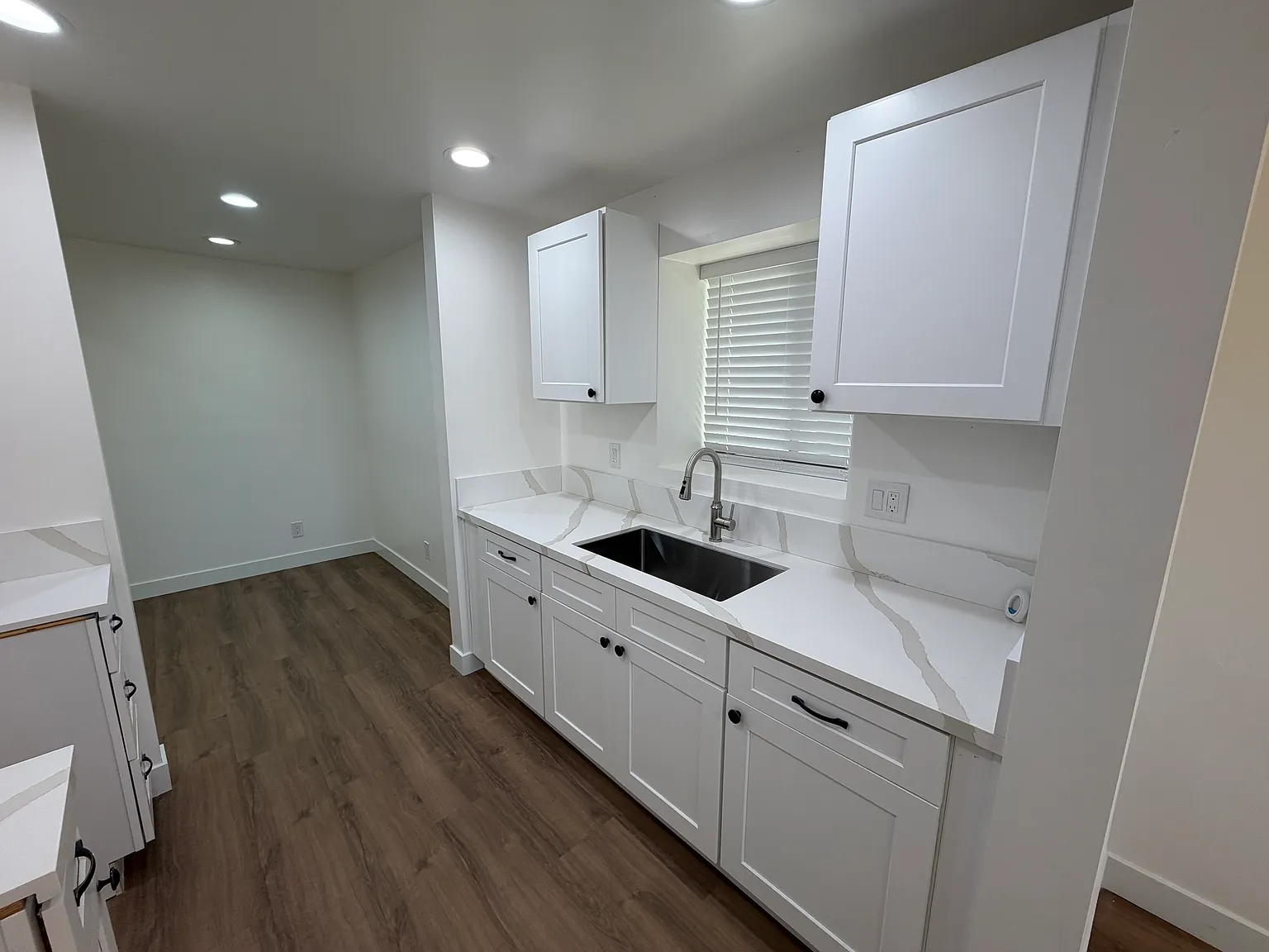 Studio, 450 sqft, $1,980 — Photo 3