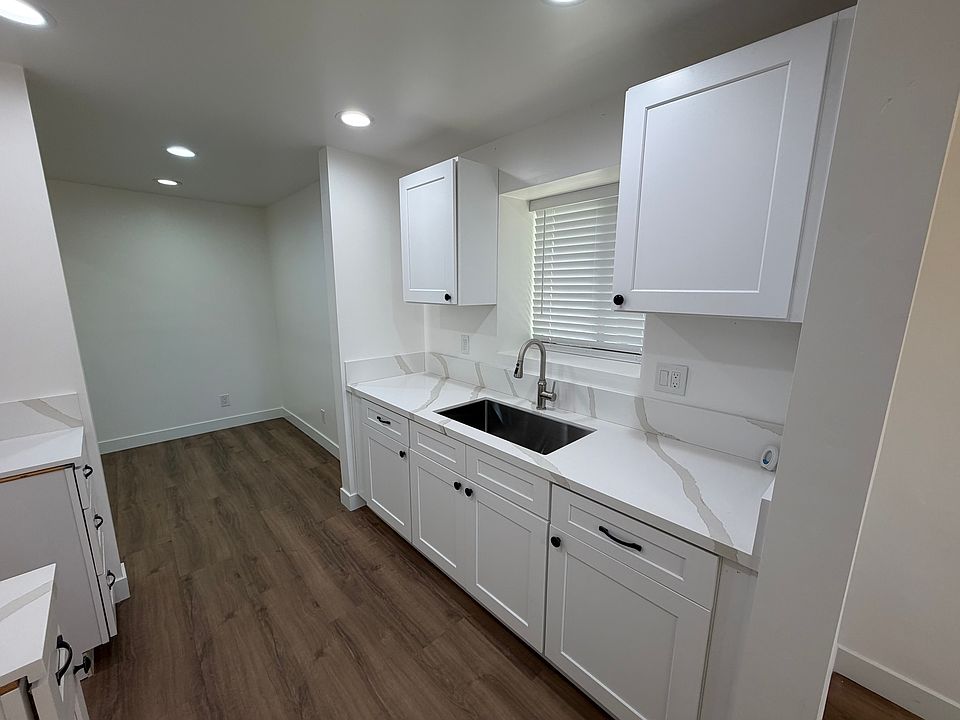 1st image of 2506 Sumac Dr #2506
