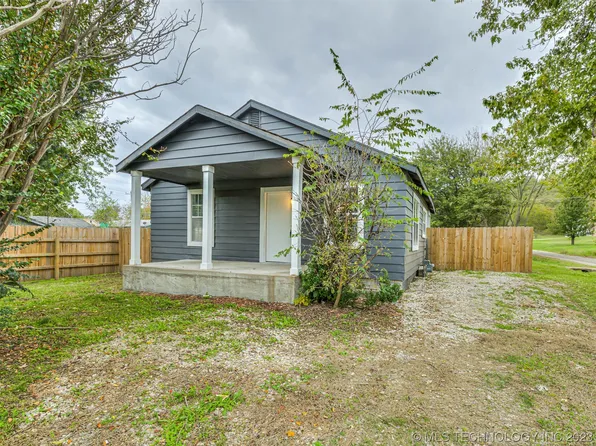 1211 Dollins Ave, Henryetta, OK 74437