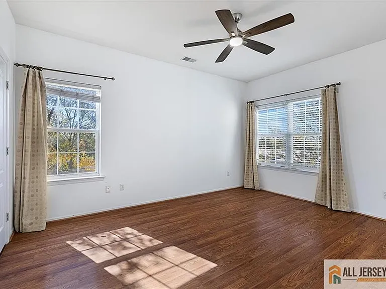 932 Del Negro Ct #932 — Photo 19