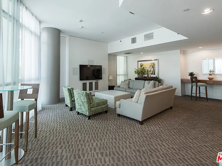 13650 Marina Pointe Dr #906 — Photo 36