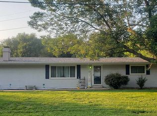 409 E Taylorville Rd, Taylorville, IL 62568