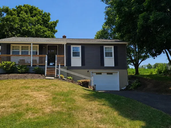 12 Heagy Dr, Lebanon, PA 17046