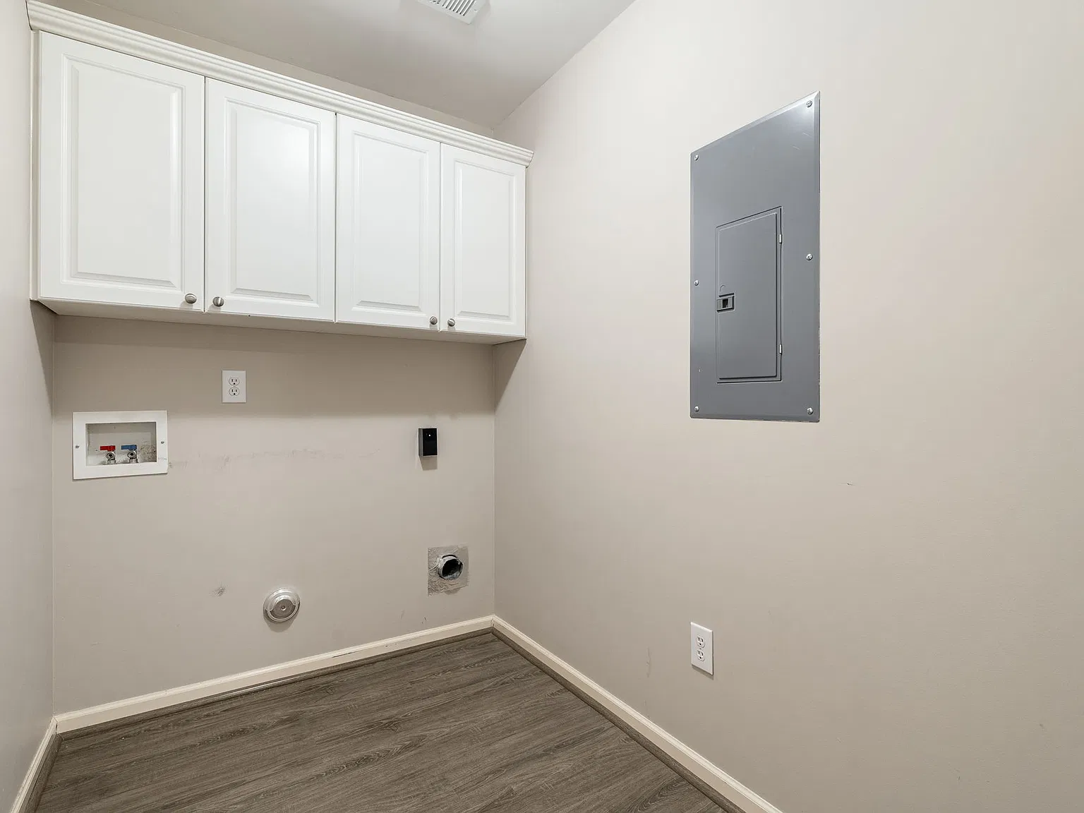 2 bed, 1358 sqft, $1,700 — Photo 2
