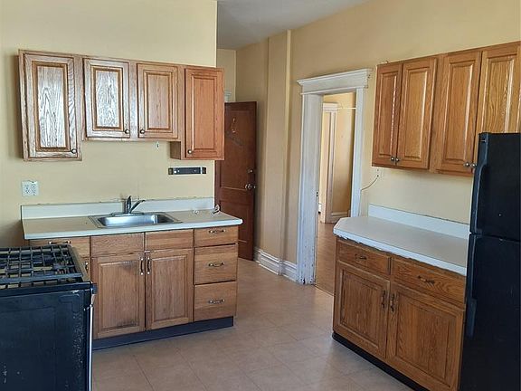 2nd image of 17 Laird Pl