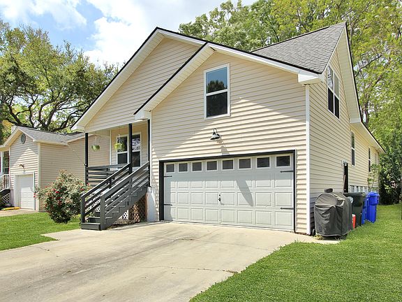 4th image of 2104 Razorback Ln