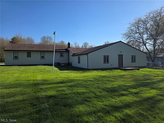 4th image of 2559 Wilson Sharpsville Rd