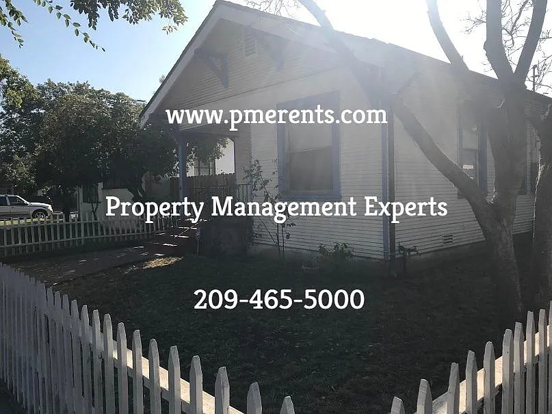 1336 E Acacia St photo 1