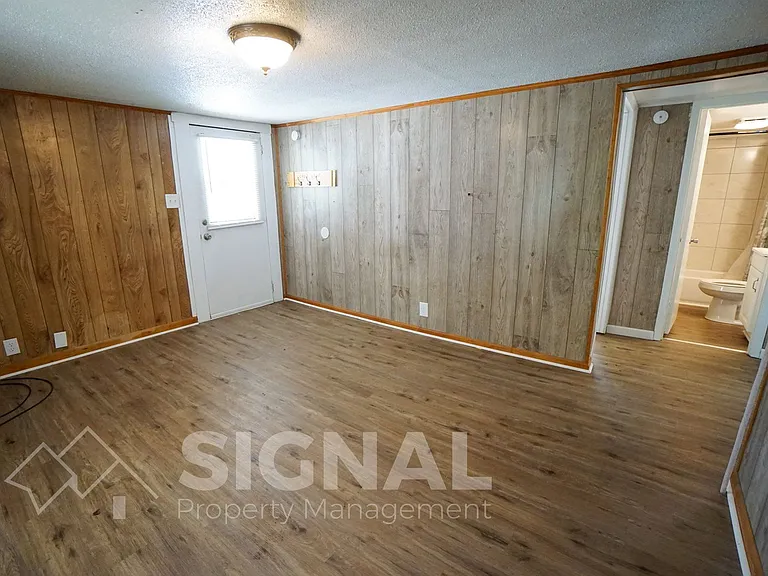 1405 6th Ave — Photo 3