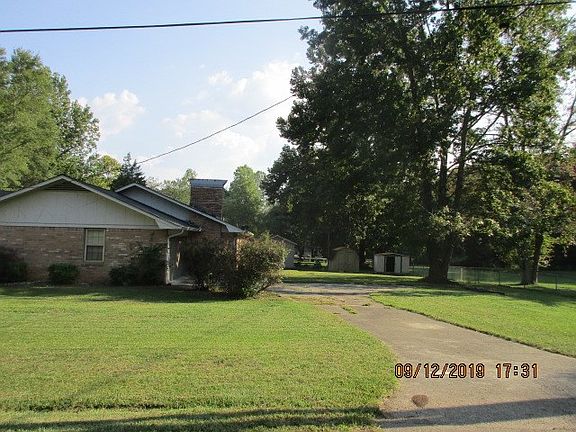 2nd image of 105 N Fairlawn Dr