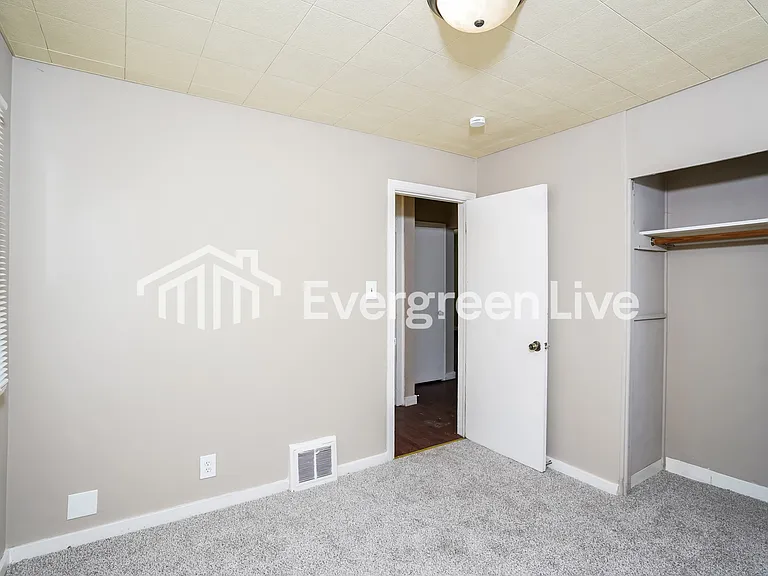 4608 N 44th St — Photo 10