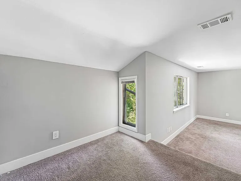 The Glen at Bucks Apartments and Townhomes — Photo 15