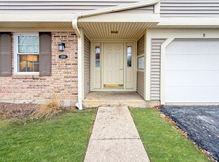 1206 Ballantrae Pl APT B, Mundelein, IL 60060