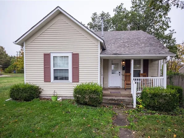 416 Jackson St, Warrensburg, MO 64093
