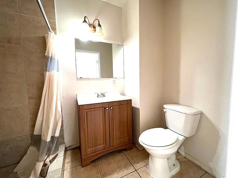 1134 NW 5th St #5 — Photo 16