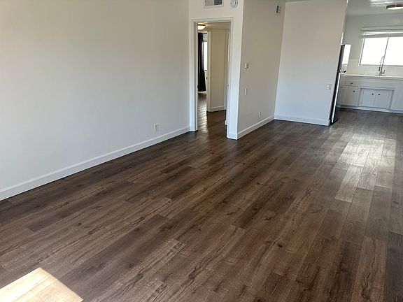 5th image of 1015 E Wilson Ave APT 6