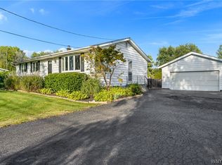 4075 Burch Rd, Ransomville, NY 14131