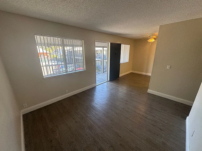 3259 Marshall Way #21 — Photo 5