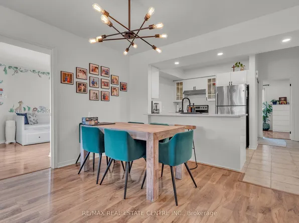 51 Petra Way #3, Whitby, ON L1R 0A8