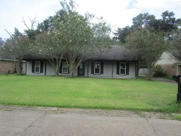 131 Oakwood Dr, Denham Springs, LA 70726