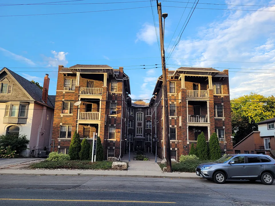 210 Aberdeen Ave